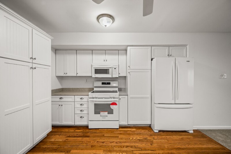 Building Photo - 267 Fox Run