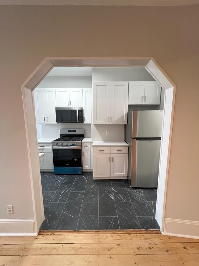 Building Photo - 343 Pavonia Ave