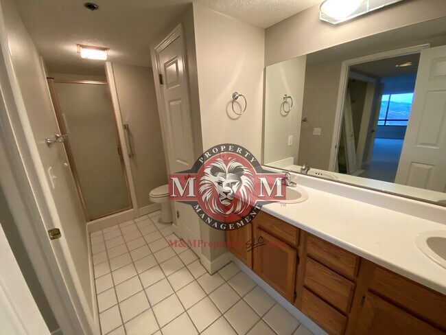 Building Photo - 2 Bed 2 Bath Condo in Bench Tower Condomin...