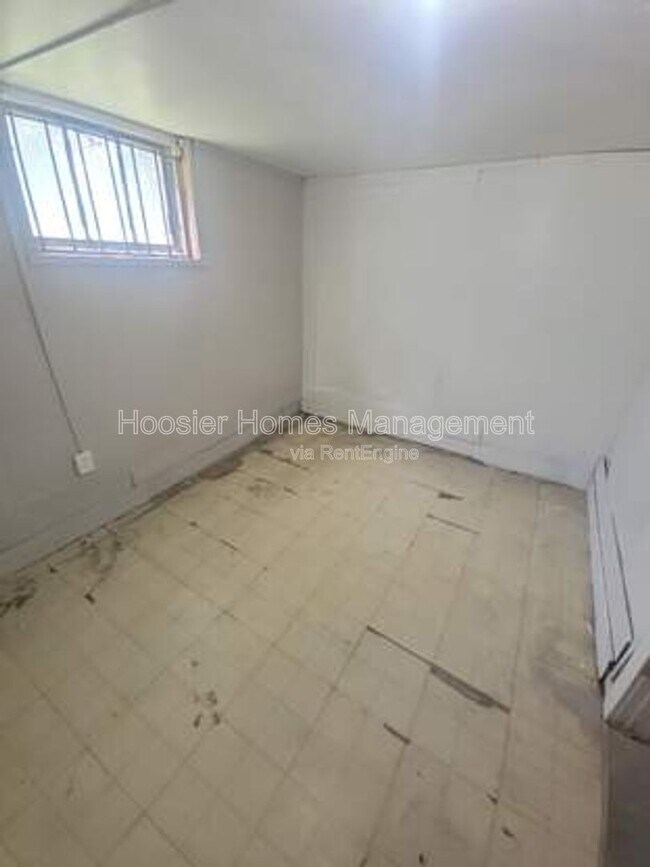 Building Photo - 1451 W 34th St