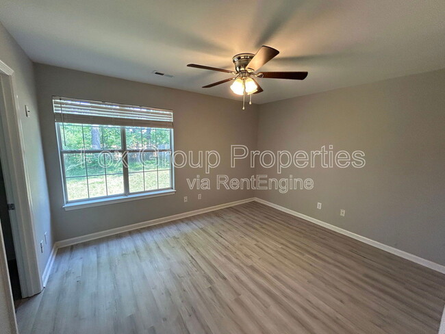 Building Photo - 401 Cedarcroft Dr