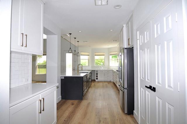 Building Photo - 3812 Lakeway Dr
