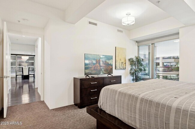 Building Photo - 7151 E Rancho Vista Dr