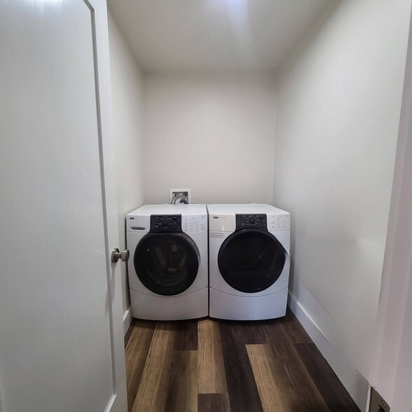 Laundry room in unit - 2021 Shire Dr