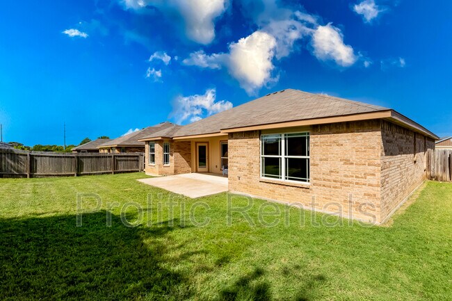 Building Photo - 5102 Screaming Eagle Cir