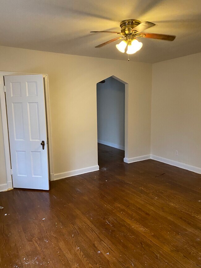 Building Photo - 1800 Shepherd St NE