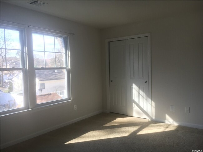 Building Photo - 1033 Park Ave