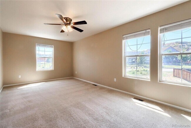 Building Photo - Gorgeous 4 bedroom in the highly sought af...