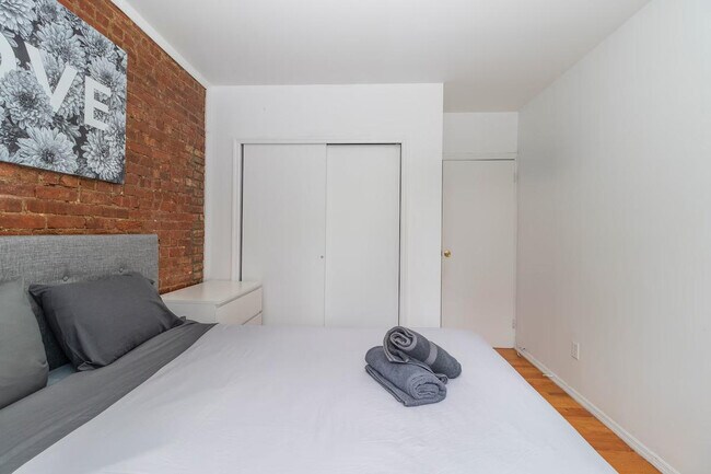 Building Photo - 1814 2nd Ave