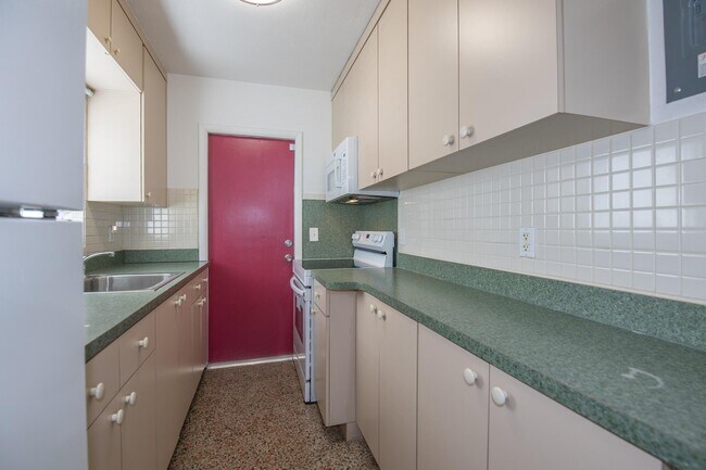 Building Photo - 101 S Palmway