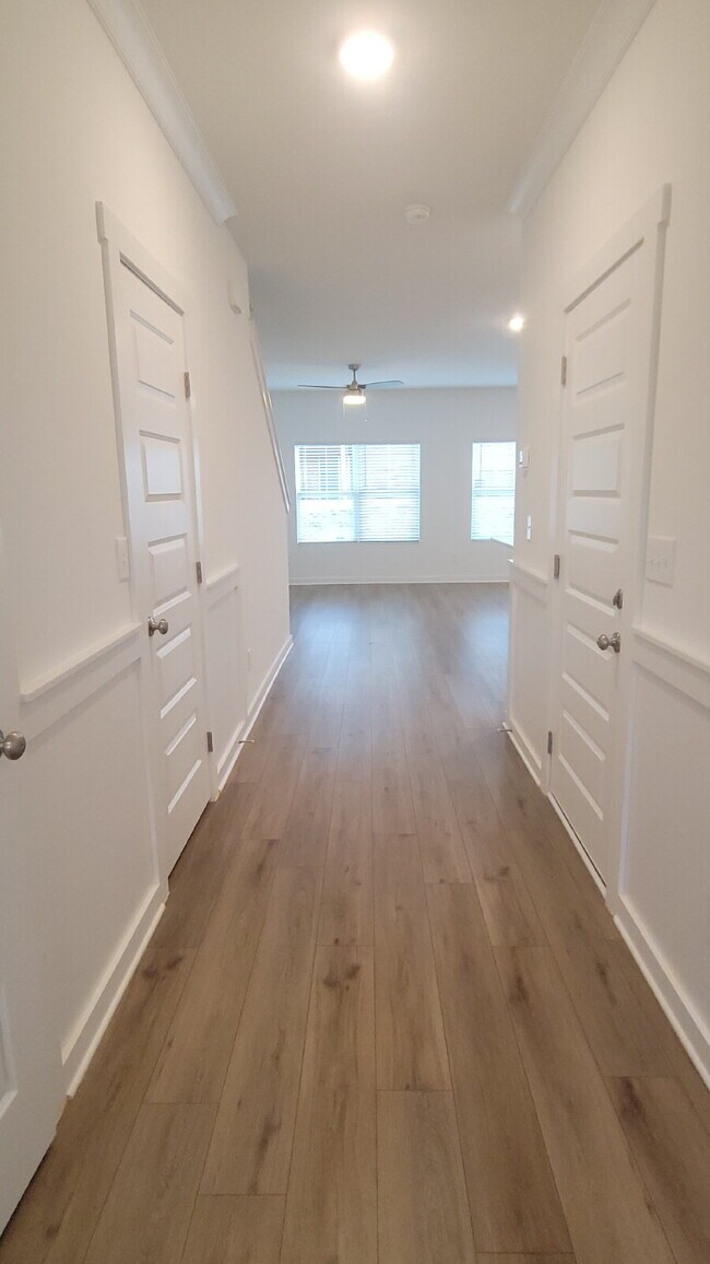 Building Photo - Section 8 Accepted!!! "Discover Comfort and Style: 3-Bed, 2.5-Bath Gem with Granite Elegance in H...