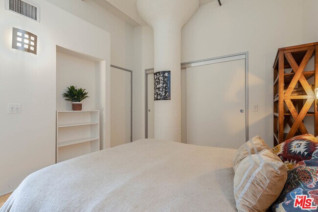 Building Photo - 420 San Pedro St