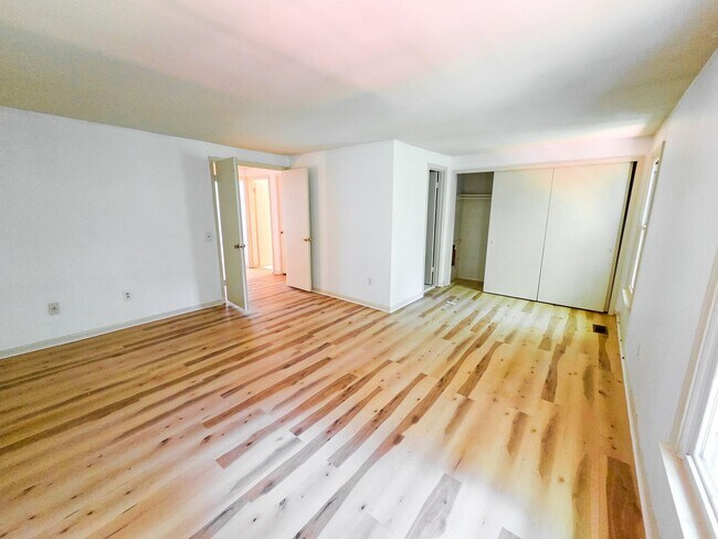 Building Photo - Fantastic 3br TownHome in highly sought Silver Spring Neighborhood - Available NOW!
