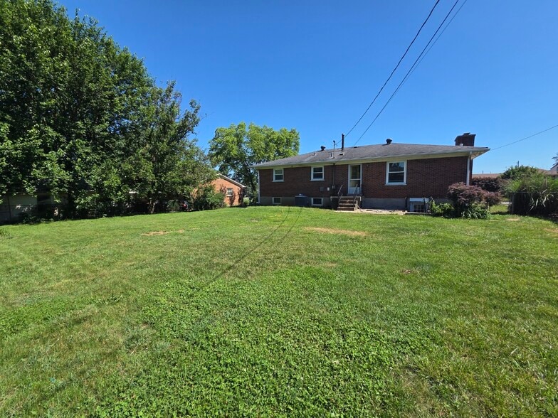 Building Photo - 521 Stonehaven Dr