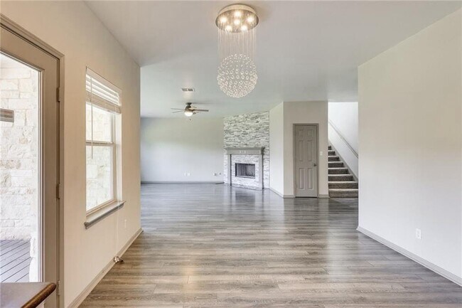 Building Photo - 15113 Fernhill Dr