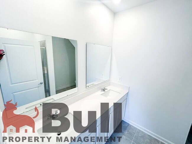 Building Photo - 2786 Fitness St