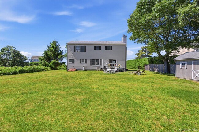 Building Photo - 59 Peconic Ave