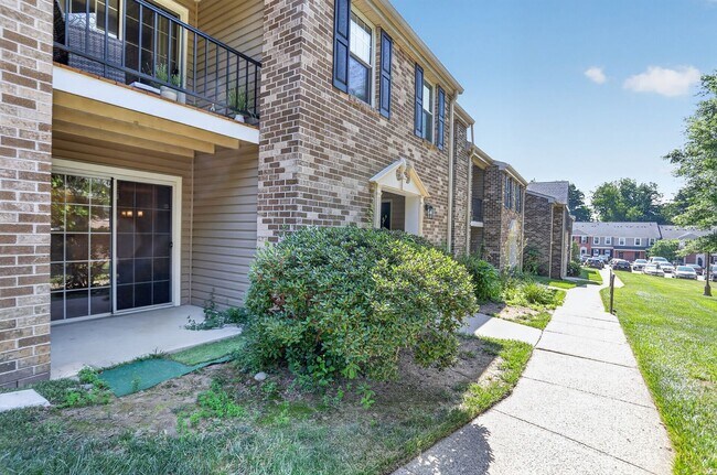 Building Photo - 1 Bed, 1 Bath Condo In Desirable Blue Bell Community!
