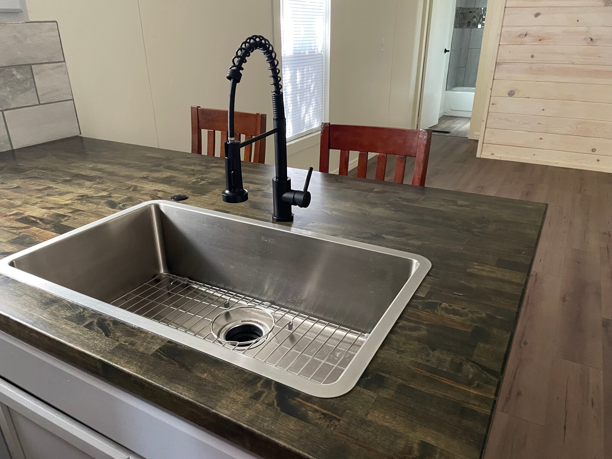 Building Photo - 4035 N Robin Dr