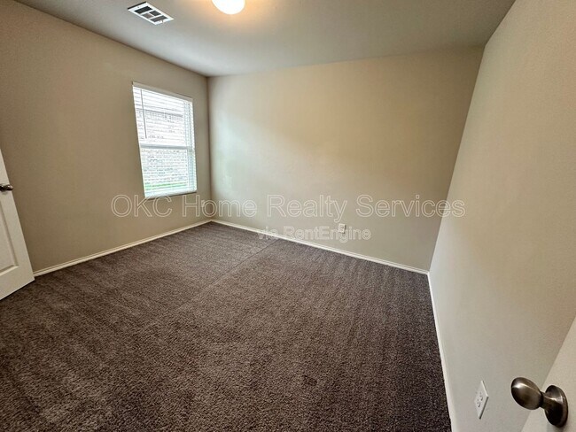 Building Photo - 9913 Rattlesnake Ln