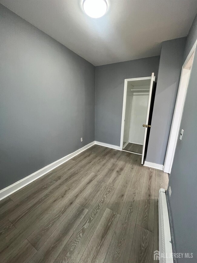 Building Photo - 387 Market St