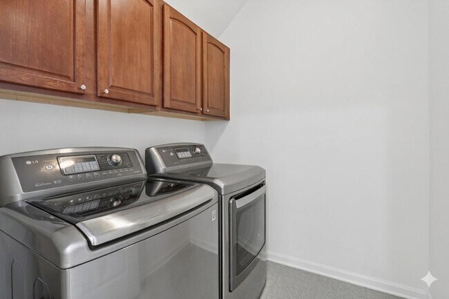 Building Photo - 354 Oswego Ct