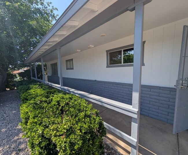 Building Photo - Spacious and newly remodeled 4 Bedroom wit...
