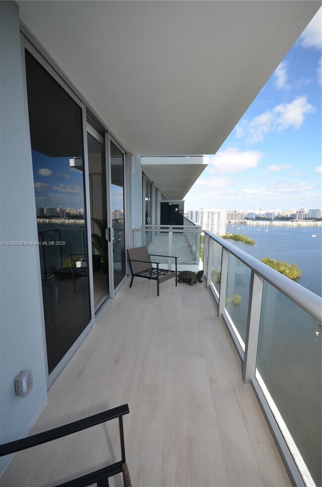 Building Photo - 16385 Biscayne Blvd