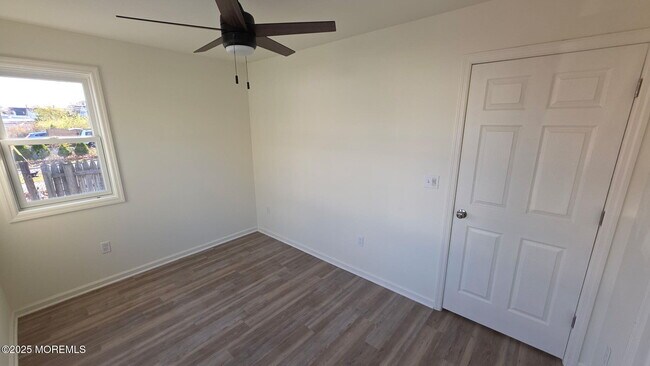 Building Photo - 513 Prospect Ave