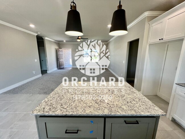 Building Photo - Single Family Home - Open-Concept Cedarwoo...