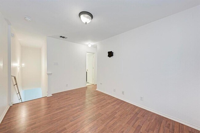 Building Photo - 103 Salerno Dr