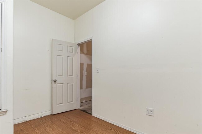 Building Photo - 1029 Brighton Pl