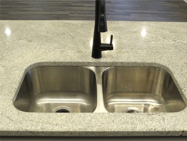 Building Photo - 2304 Grape Vine Wy