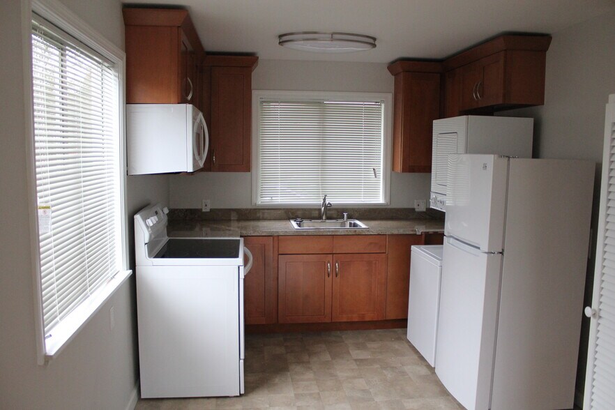 Kitchen - 435 3rd St