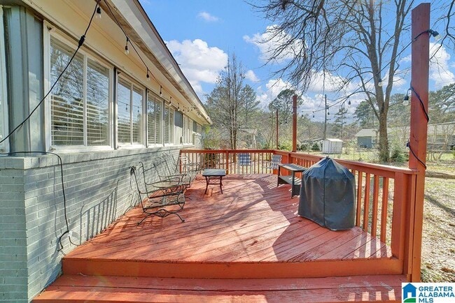 Building Photo - 204 Woodside Dr