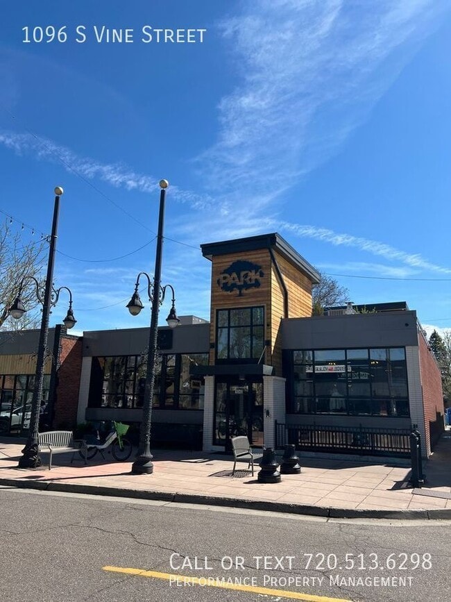 Building Photo - 1096 S Vine St