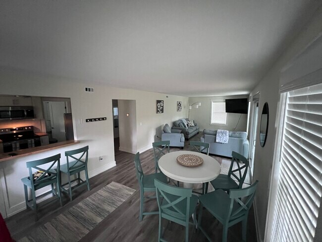 Primary Photo - 208 A St