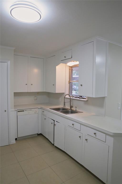 Building Photo - 5007 Hazelton St