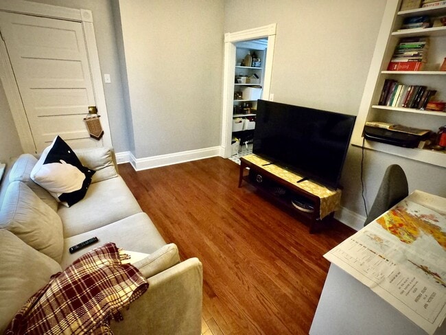 Building Photo - 5815-17 Holden St