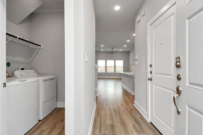 Building Photo - 21023 Treasure Gate Ln