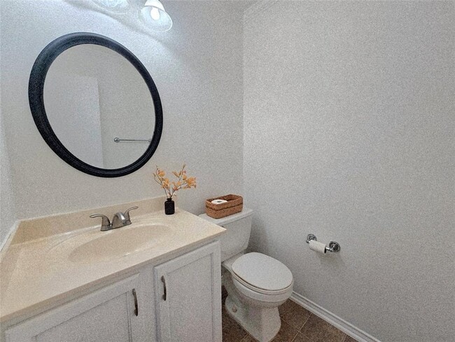 Building Photo - 1002 Keeshond Pl