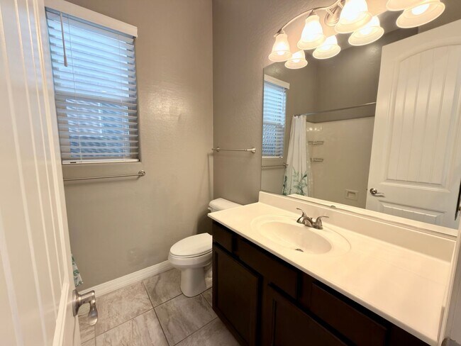 Building Photo - 6096 Laguna Ln