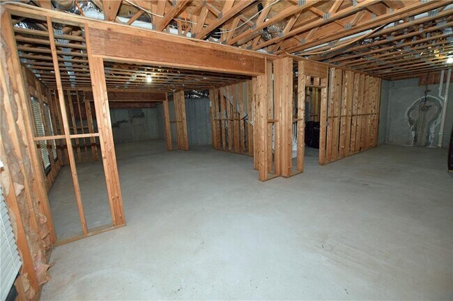 Building Photo - 76 Creekside Park Dr