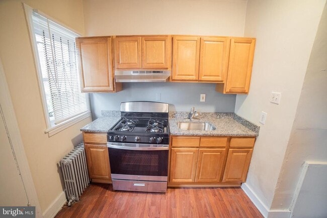 Building Photo - 527 Fairmount Ave