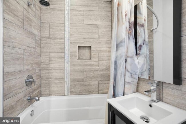 Building Photo - 2512 Frankford Ave