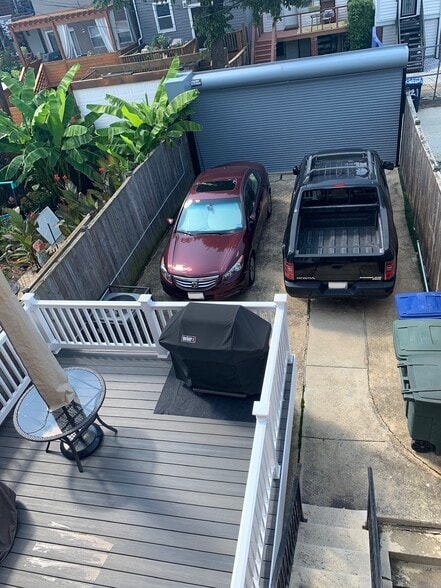 Private Parking and Deck - 1116 Staples St NE