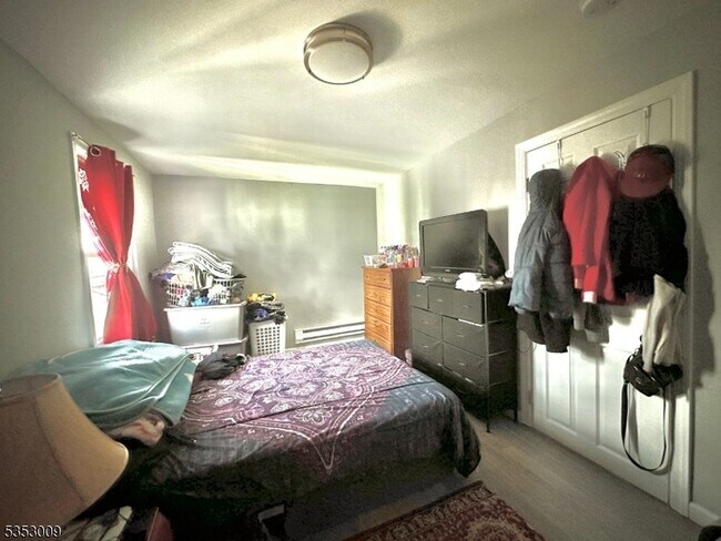 Building Photo - 10 Cedar Alley