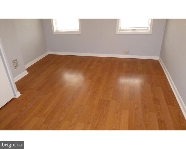 Building Photo - 2575 E Huntingdon St