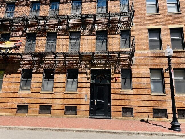 Building Photo - 36 E Newton St