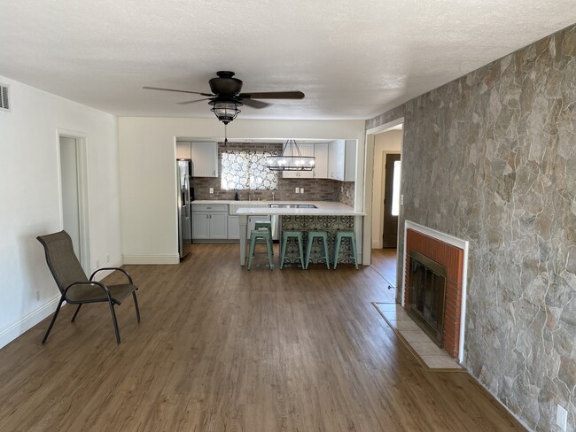 Building Photo - 74166 Fairway Dr